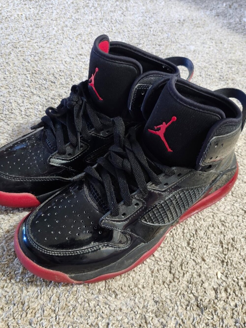 Nike Air Jordan Mars 270 Bred athletic shoes
